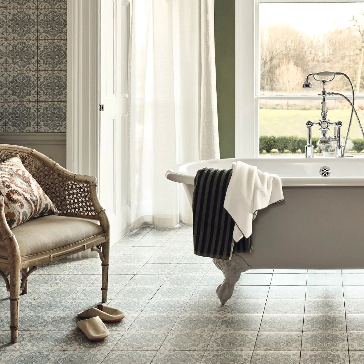 Cleaning tips for porcelain floor and wall tiles