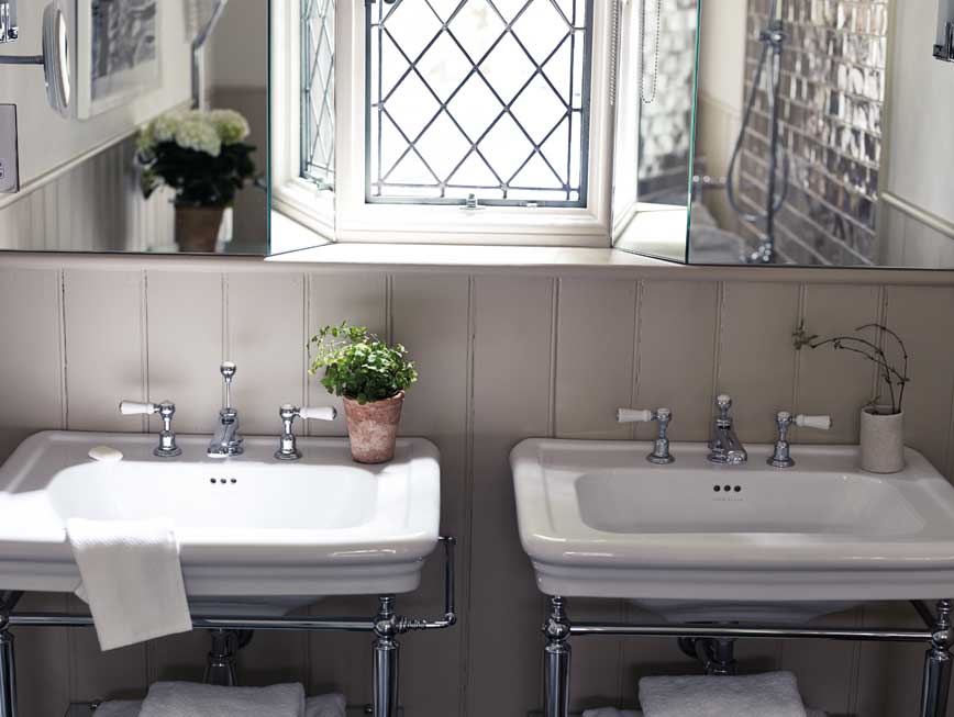 How much do bathroom floor tiles cost?