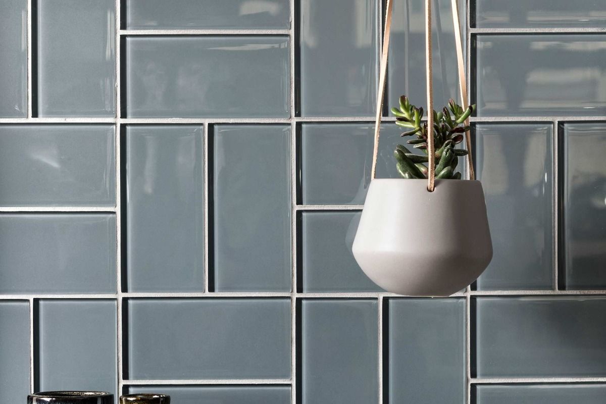 A buyer's guide to glass bathroom tiles | Choosing glass tiles for bathroom floors and walls