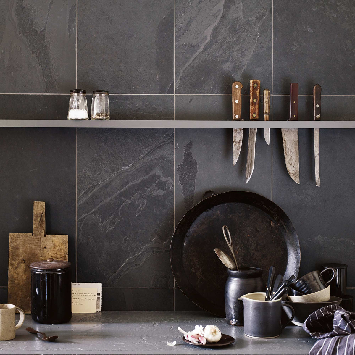 Your guide to choosing stone kitchen tiles | Benefits & styles